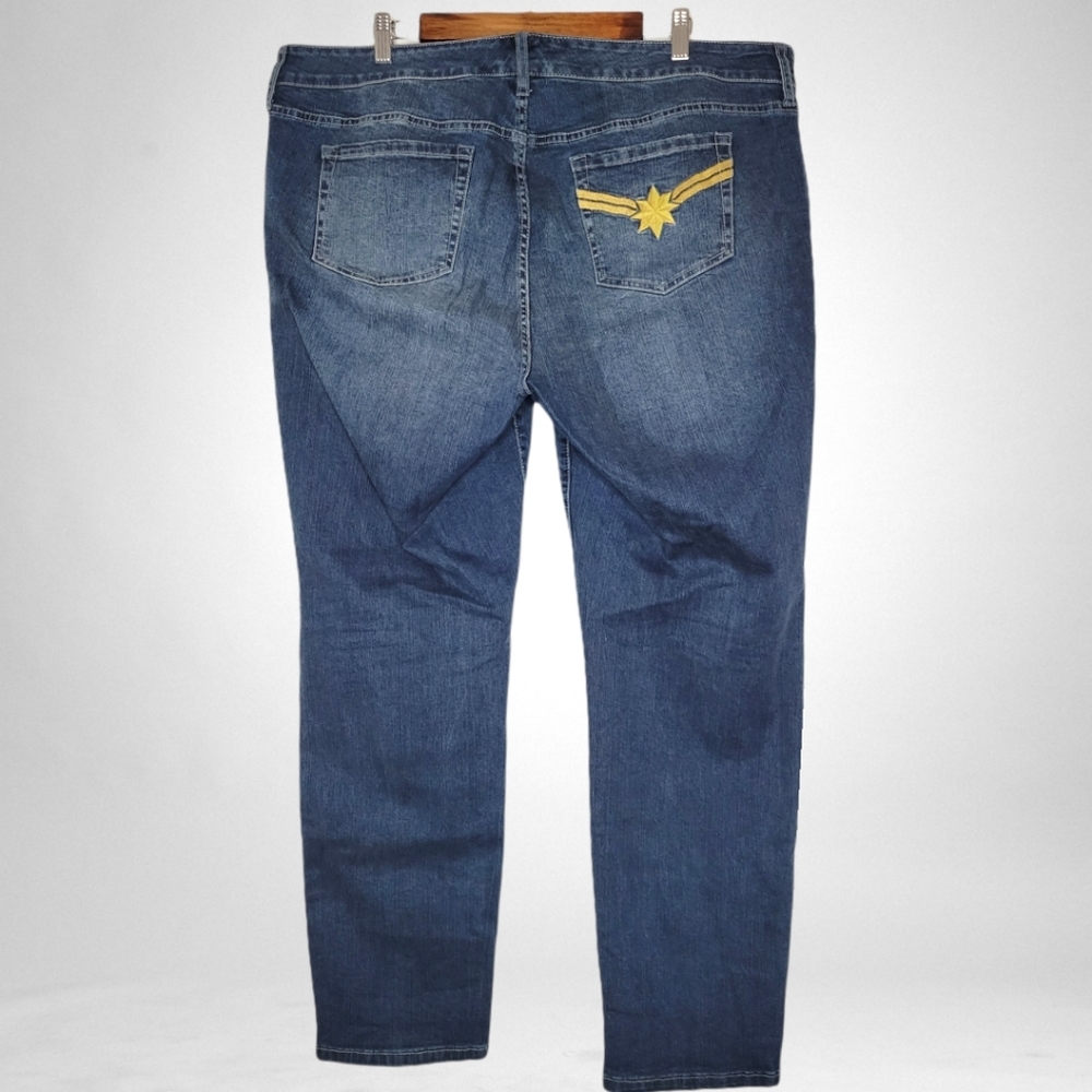 Captain Marvel Her Universe Patchwork Boyfriend J… - image 4